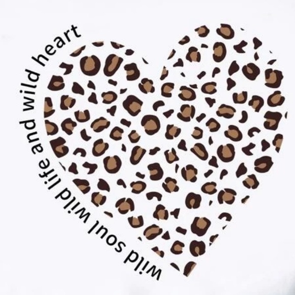 🆕 XL Heart & Slogan Graphic Tee - Picture 2 of 7